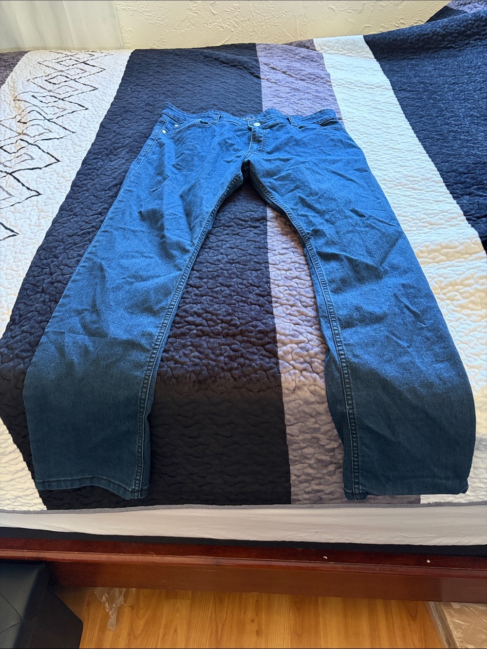 Men's Straight Fit Denim Jeans in Blue